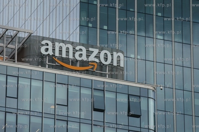Gdańsk Oliwa. Logo firmy Amazon na budynku Olivia...
