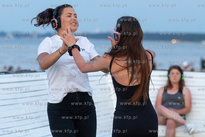 Sopot. Molo. Dni Kurortu w Sopocie. Nz. Silent disco....