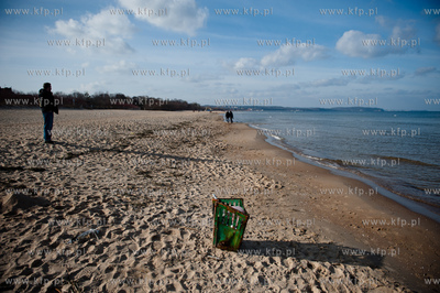 Gdansk. Sloneczne popoludnie na plazy w Jelitkowie.
09.03.2012
fot....