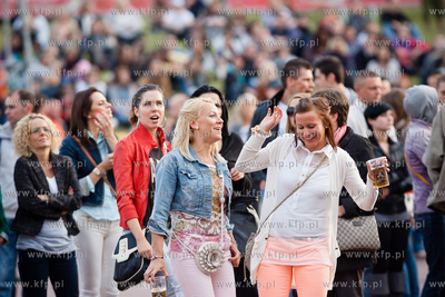 Gdansk. Otwarta dla publicznosci Strefa Kibica na Placu...