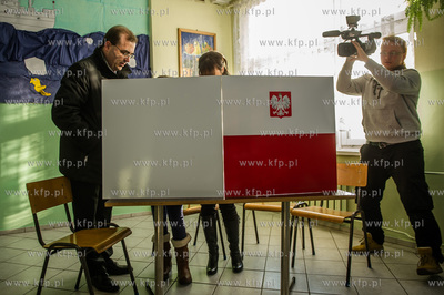 Druga tura wyborow samorzadowych. Obwodowa Komisja...