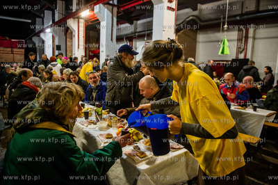 Gdansk. Centrum Stocznia Gdansk. Wigilia dla ubogich,...