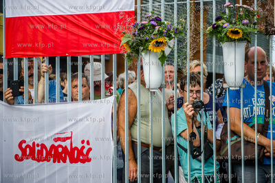 Gdansk. Plac Solidarnosci. Pokojowa manifestacja zwiazkowcow,...