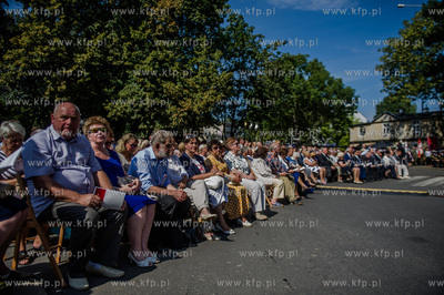 Gdansk. Orunia. Plac przy kosciele sw. Jana Bosko....