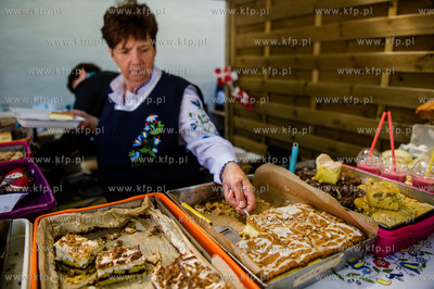 Gdansk. Oliwa. Plac przed Katedra Oliwska.X edycja...