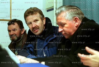 Czwarty dzien strajku w Stoczni Gdynia S.A. Do stoczni...