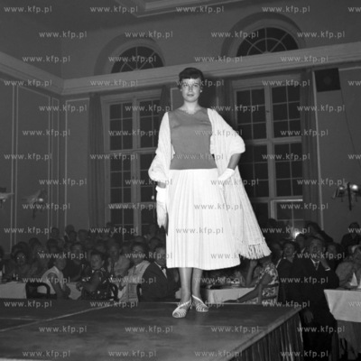 Pokaz mody w sopockim Grand Hotelu. 1961 0005234z_k...