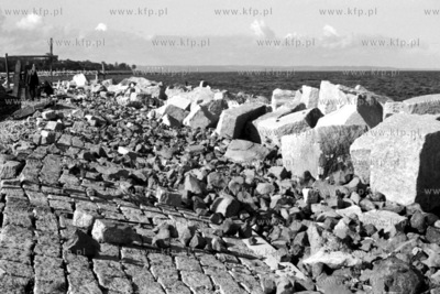 Budowa falochronu w Porcie Polnocnym w Gdansku. 
03.10.1973
1pazdziernik73_z.kosycarz_p3
Fot....