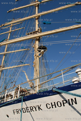 ul. Starowislna Gdansk Nowy Port. Przy przeprawie promowej....