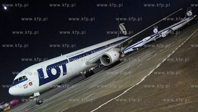 Port lotniczy im. Lecha Walesy w Gdansku Rebiechowie....