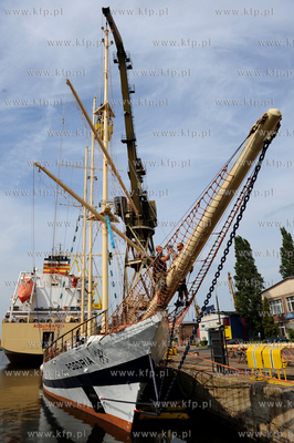 Gdansk. Stocznia Remontowa. Prace przy nowo postawionych...