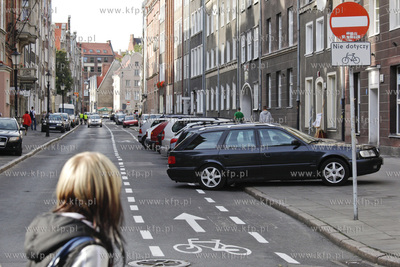 Nowa sciezka rowerowa na ul. Ogarnej w Gdansku. Mozna...