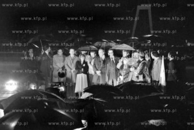 Objazd delegacji Solidarnosci po podkrakowskich miejscowosciach....