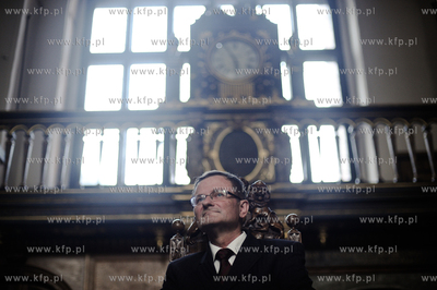 Uroczysta sesja Rady Miasta Gdanska. Wreczenie medali...