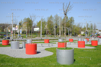 Innowacyjny park z oryginalnymi miejskimi meblami powstal...