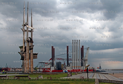 Do gdynskiego portu przyplynal widowiskowy statek -...