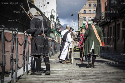 Gdansk. Wyspa Olowianka. Do abordazu - rekonstrukcja...