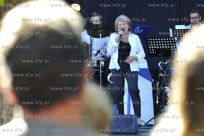 Sopot. Plac Zdrojowy k. Molo. Recital Krystyny Pronko...