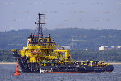 Holownik AHTS Agat. 
31.07.2012 fot. Piotr Starenczak...