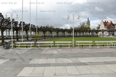 Sobota 25 kwietnia 2020 roku w Sopocie, godziny przedpołudniowe...