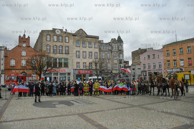 Uroczystosci na rynku w Kościerzynie z okazji 102....