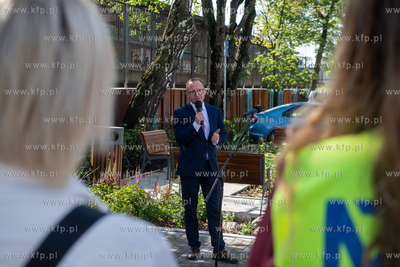 Spacer z radnymi z okazji otwarcia nowego woonerfu...