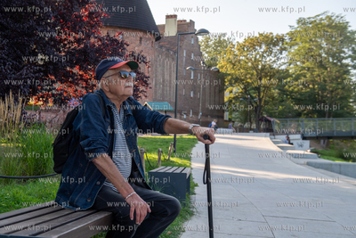 Bulwary nad Słupią w Słupsku. Nz. słupszczanin...