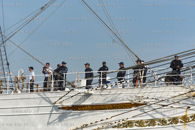 Brazylijska fregata Cisne Branco wpływa do Nabrzeża...