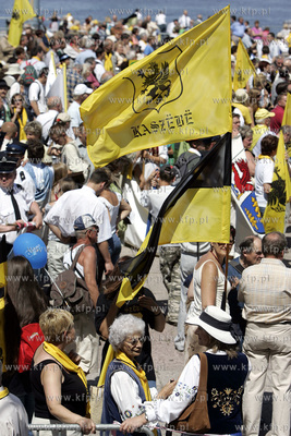 Zjazd Kaszubow w Gdyni. 1.07.2006 fot. Wojtek Jakubowski...