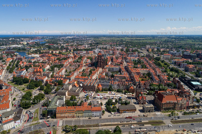 Budowa centrum handlowego Forum Gdańsk. Środkiem...