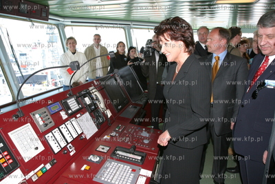 Stocznia Gdynia, chrzest samochodowca Amber Arrow zbudowanego...