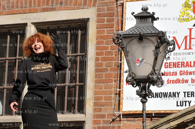 Gdansk. Dlugi Targ. Happening pt Aktorzy Przyjechali...