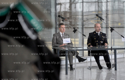Gdansk, Terminal T2 Portu Lotniczego Gdansk. Podpisanie...