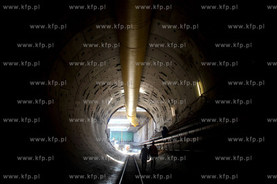 Zwiedzanie 400 m tunelu wierconego przez maszyne TBM...