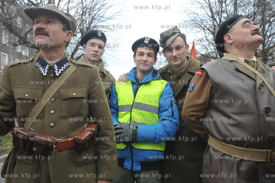 Gdanska Parada Niepodleglosci. Hiszpanska grupa rekonstruktorow...