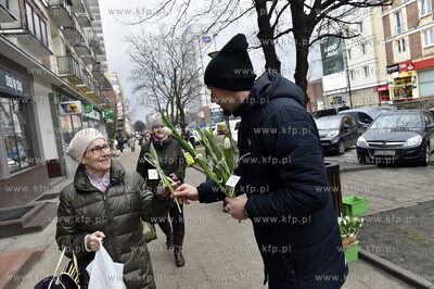 Gdańsk, ul. Jana Heweliusza. Piłkarze Lechii Gdańsk...
