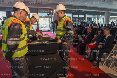 Poświęcenie i wmurowanie kamienia węgielnego pod...