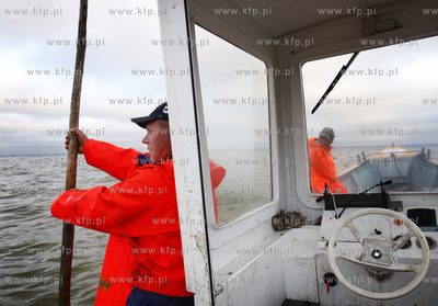 Zalew Wislany. Rybacy z Katow Rybackich Henryk Derkowski...