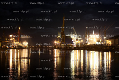 Terminal kontenerowy w gdanskim porcie i Stocznia Remontowa..
30.12.2009
fot....