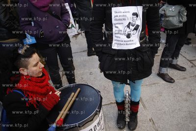 Około 150 osob uczestniczylo w gdanskiej Manifie....