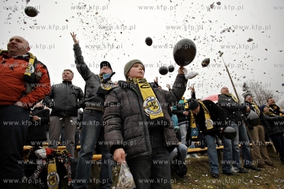 Wejherowo. Cwiercfinal Pucharu Polski w pilce noznej...
