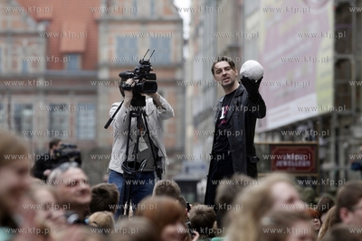 Gdansk. Ul. Dlugi Targ. Happening Pierwszy Zjazd Hamletów...