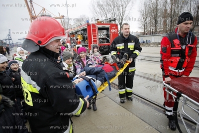 Port Wojenny w Gdyni Oksywiu. Dni Otwarte Koszar -...