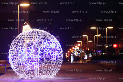 Pruszcz Gdanski. Iluminacje swiateczne na deptaku.
16.12.2014
fot....