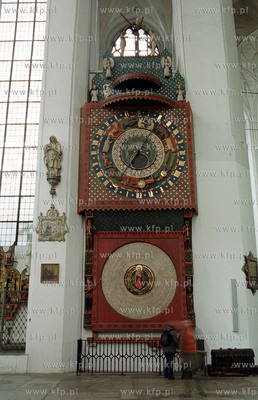 Zegar wewnatrz  Bazyliki Mariackiej w Gdansku.
18.12.2001
fot....