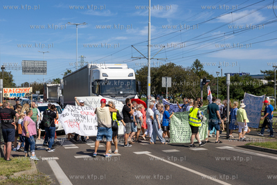 Gdańsk Letnica. Protest mieszkańców przyportowych...