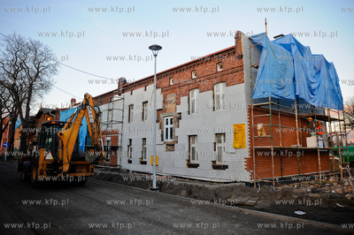 Gdansk. Remont drog i domow w gdanskiej dzielnicy Letnica,...