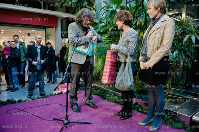 Gdansk. Centrum Handlowe Manhattan. Premiera i promocja...