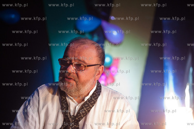 Gdansk. Oliwa. Dom Zarazy. Pisarz Pawel Huelle czyta...