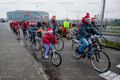 Gdansk. Parking pod Ergo Arena. Coroczna akcja Mikolaje...